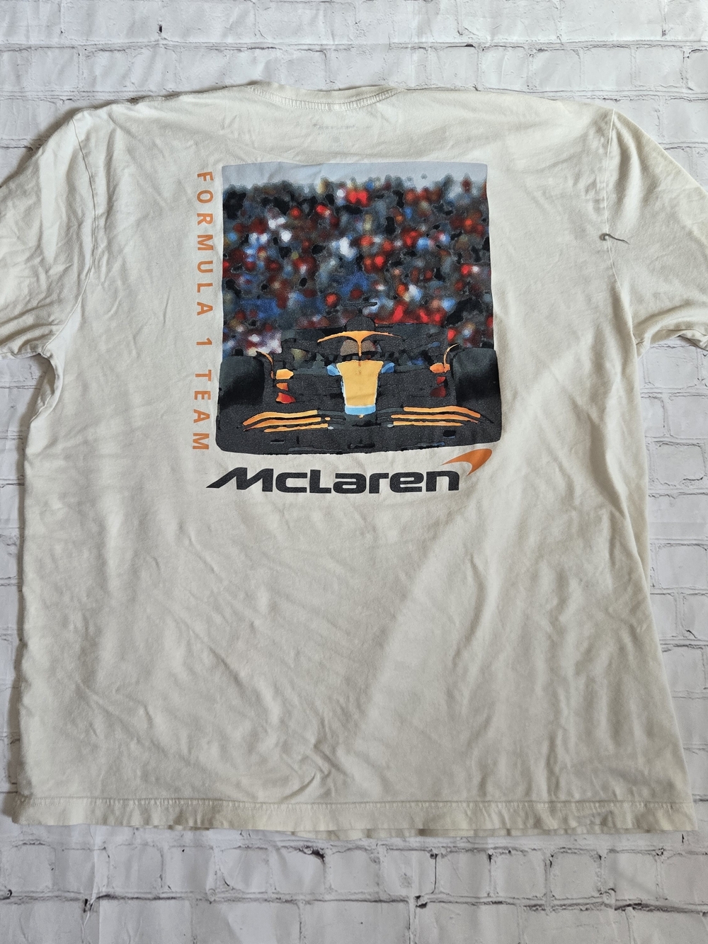 Men's Cream Graphic T-Shirt - Formula 1 Team McLaren Formula 1 Team T-Shirt